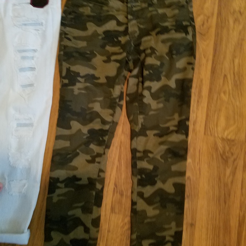 Women's  arms  skinny  jeans